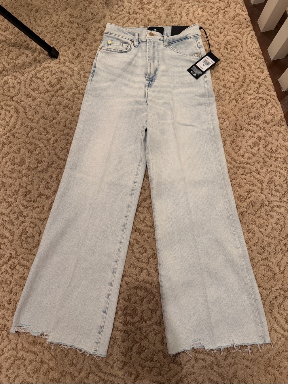 7 For All Mankind Ultra High Rise Cropped Joe in Maui SIZE 24/25 NWT! - Picture 2 of 14